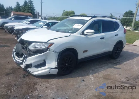 2017 Nissan Rogue Sv z USA, uszkodzony, nr VIN 5N1AT2MV0HC766913